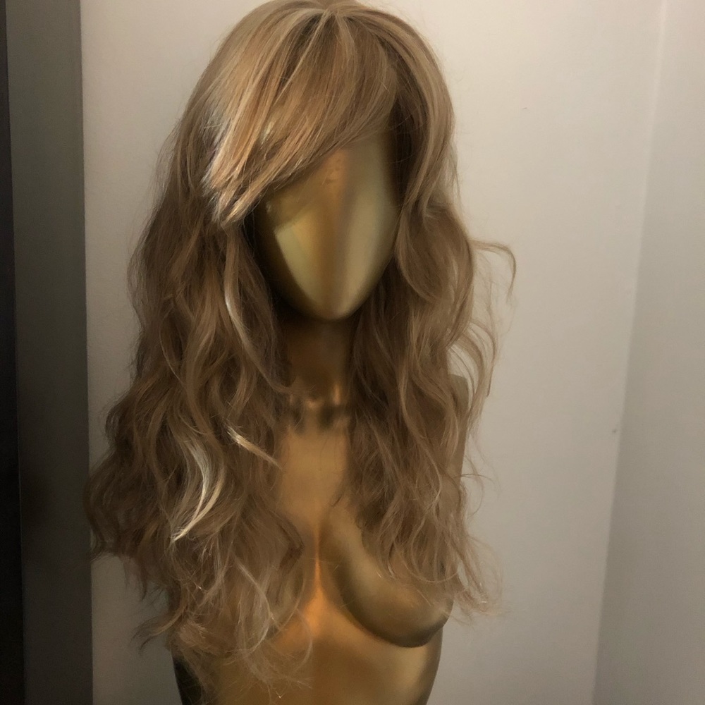 Wavy ash blonde bust length wig